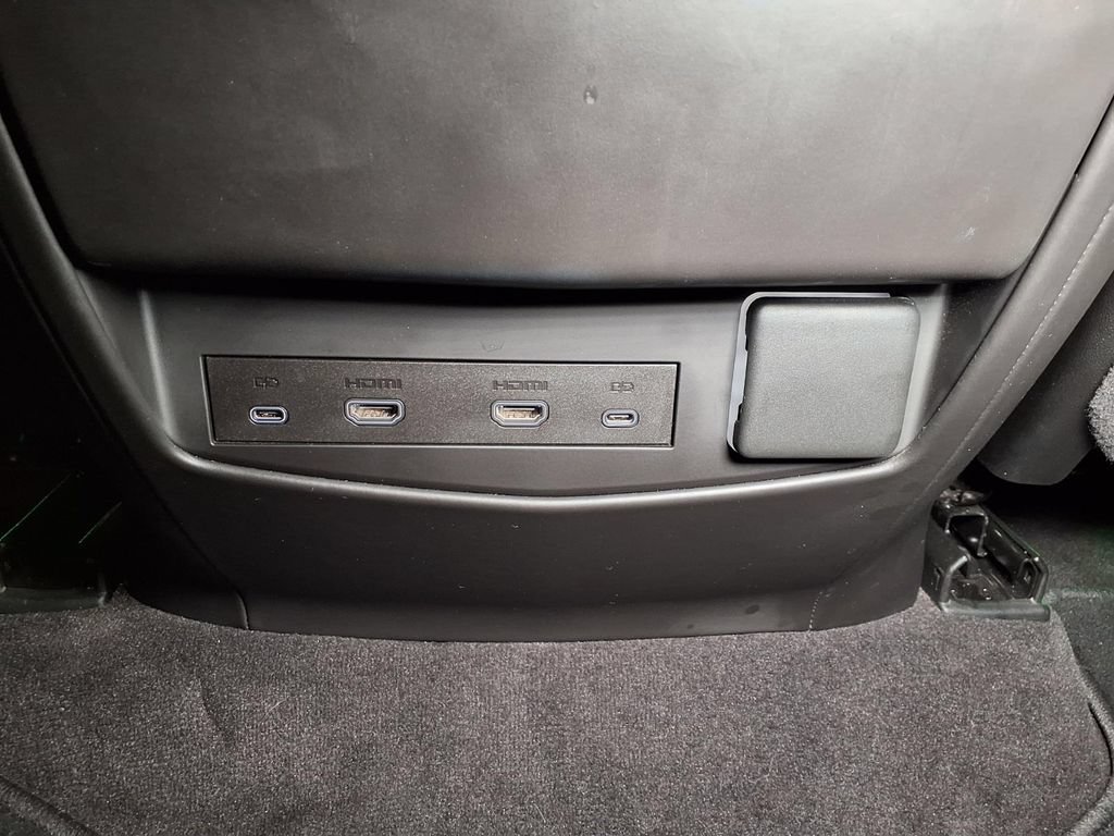 Certified 2025 Cadillac Escalade Sport Platinum AWD/4WD image 17