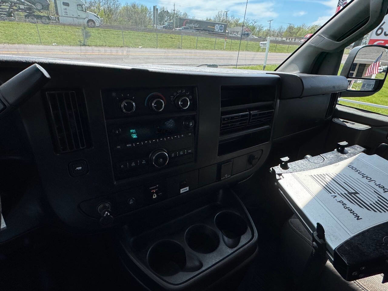 Used 2016 Chevrolet Express 2500 RWD image 12