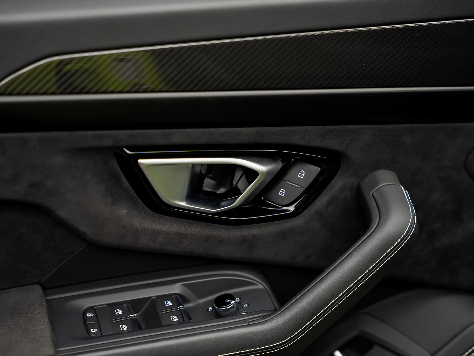Used 2022 Lamborghini Urus AWD/4WD image 64