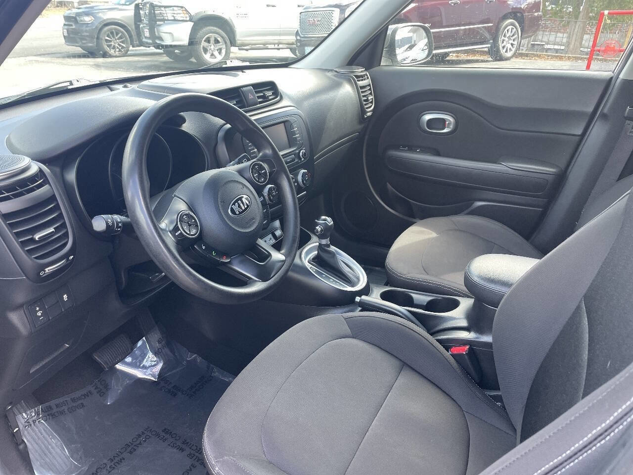 Used 2019 Kia Soul FWD image 11