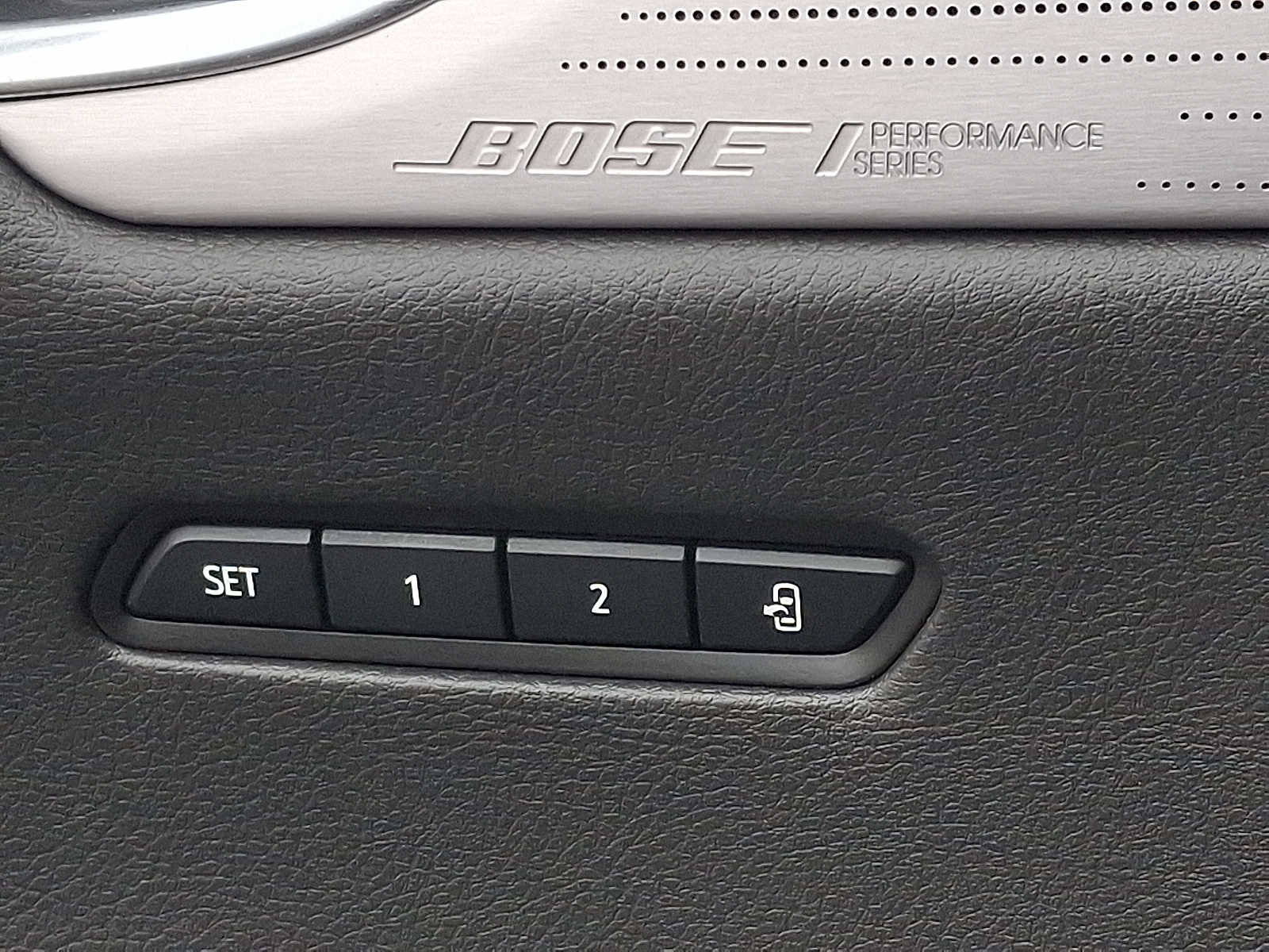 Used 2022 Cadillac XT6 Premium Luxury w/ Technology Package image 28