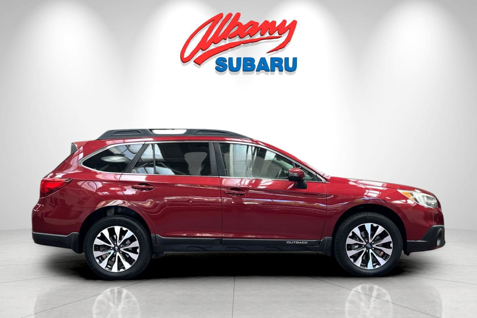 Used 2017 Subaru Outback 2.5i Limited AWD/4WD image 3