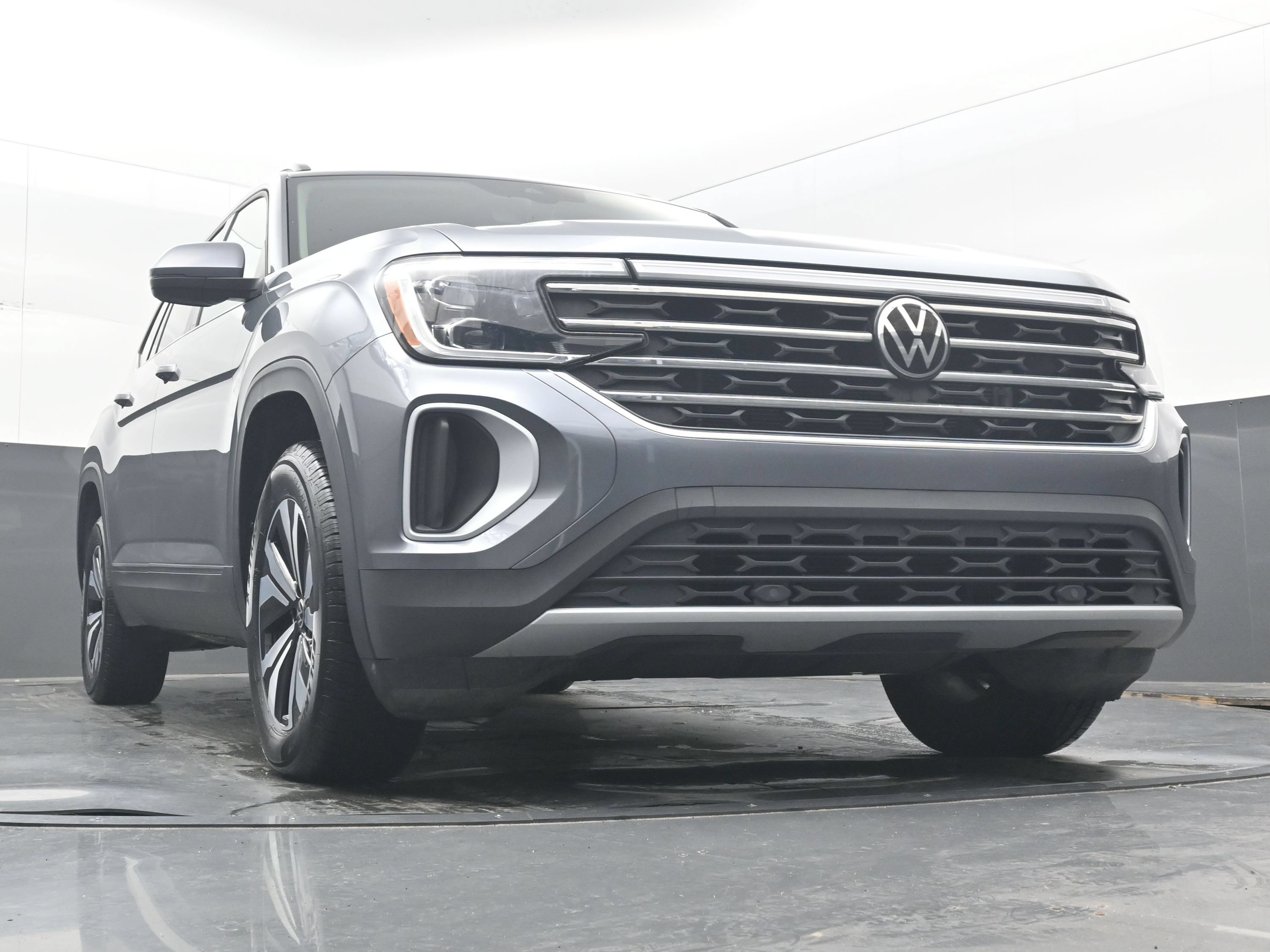 Used 2024 Volkswagen Atlas SE FWD image 39