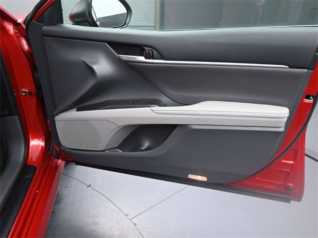 Used 2023 Toyota Camry XLE w/ Navigation Package image 11