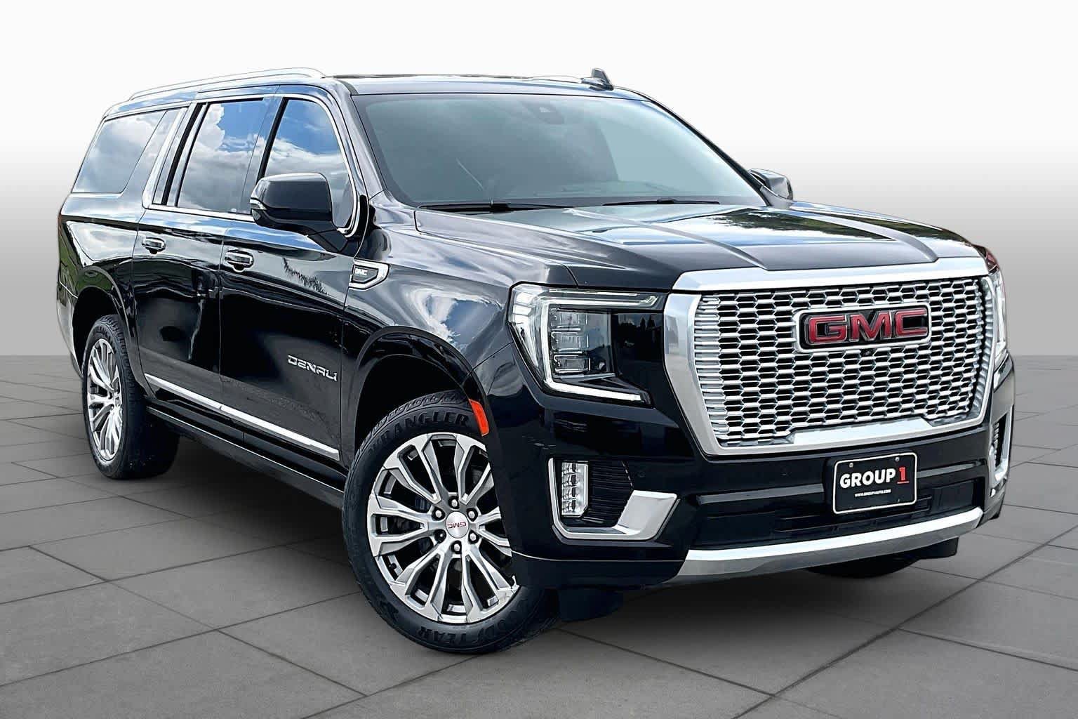 Used 2021 GMC Yukon XL Denali w/ Denali Premium Package AWD/4WD image 3