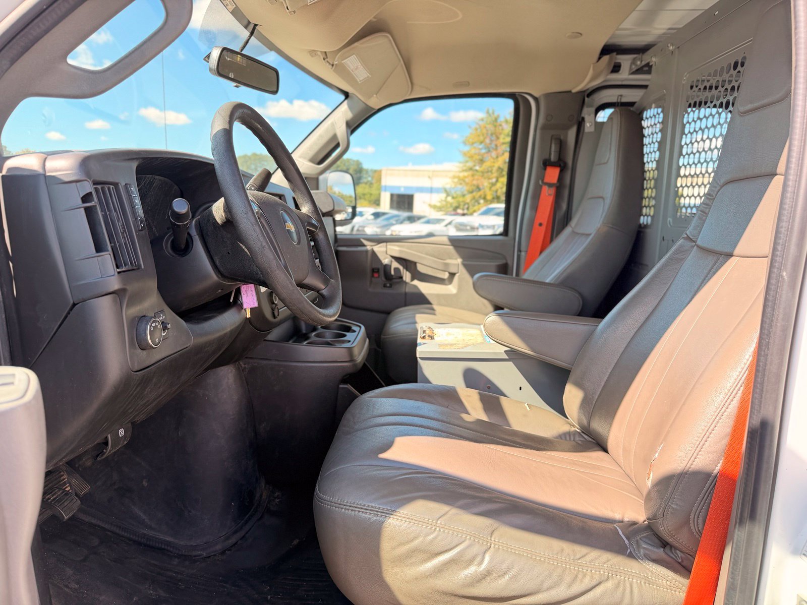 Used 2016 Chevrolet Express 2500 RWD image 17