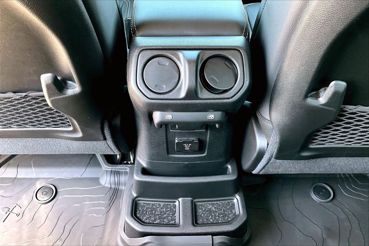 New 2026 Jeep Wrangler Sahara AWD/4WD image 17