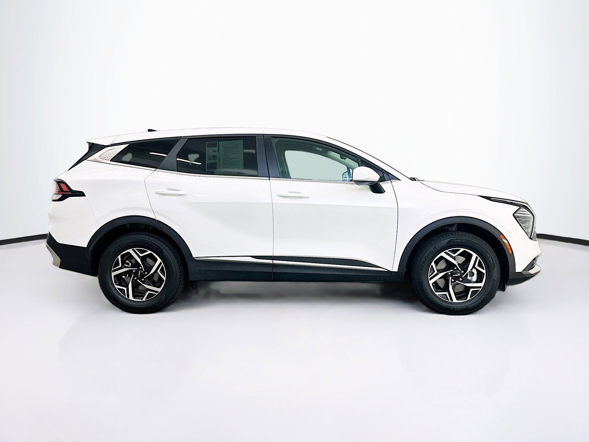 Used 2025 Kia Sportage LX image 10