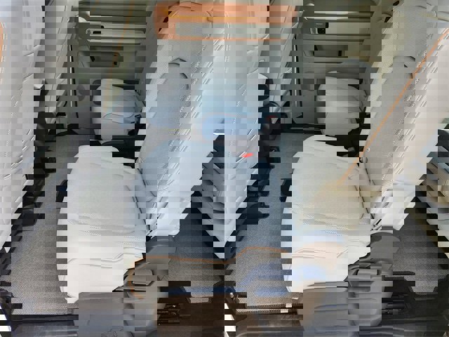 New 2025 Volkswagen ID. Buzz 1st Edition image 29