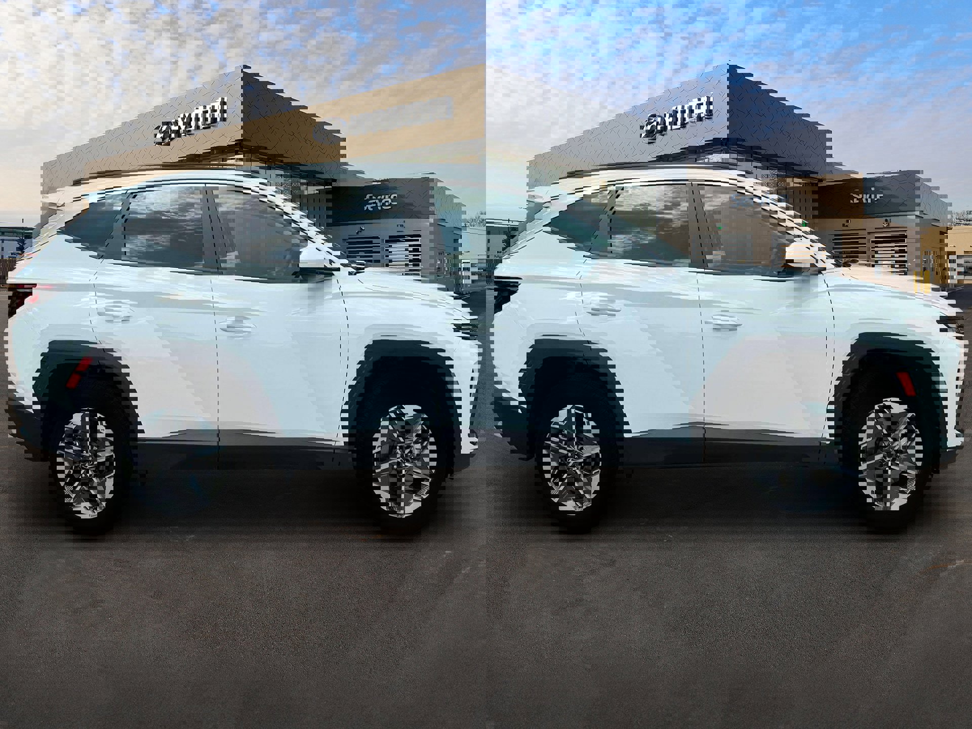 Certified 2025 Hyundai Tucson SEL image 9