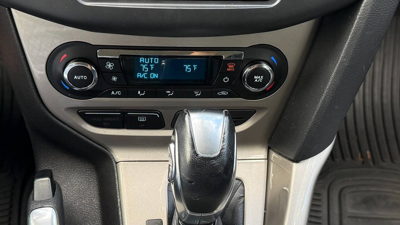Used 2012 Ford Focus SEL FWD image 17