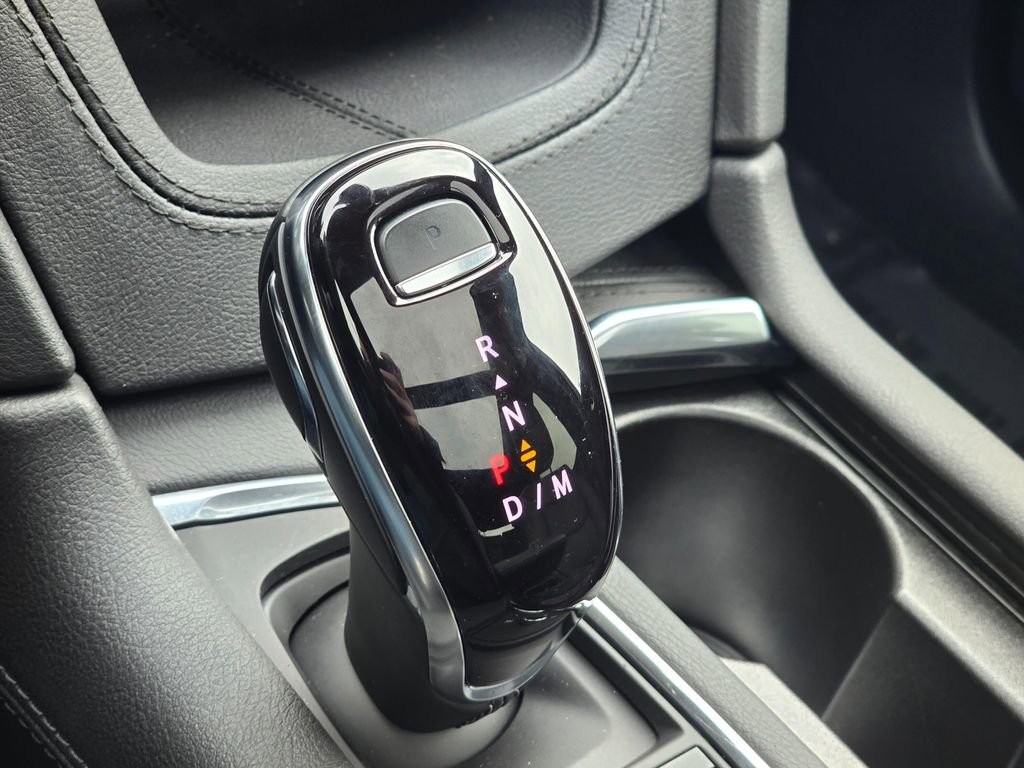 Used 2025 Cadillac XT5 Premium Luxury w/ Technology Package image 38