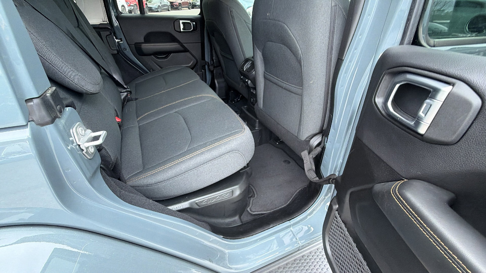 Used 2025 Jeep Wrangler Sahara image 21