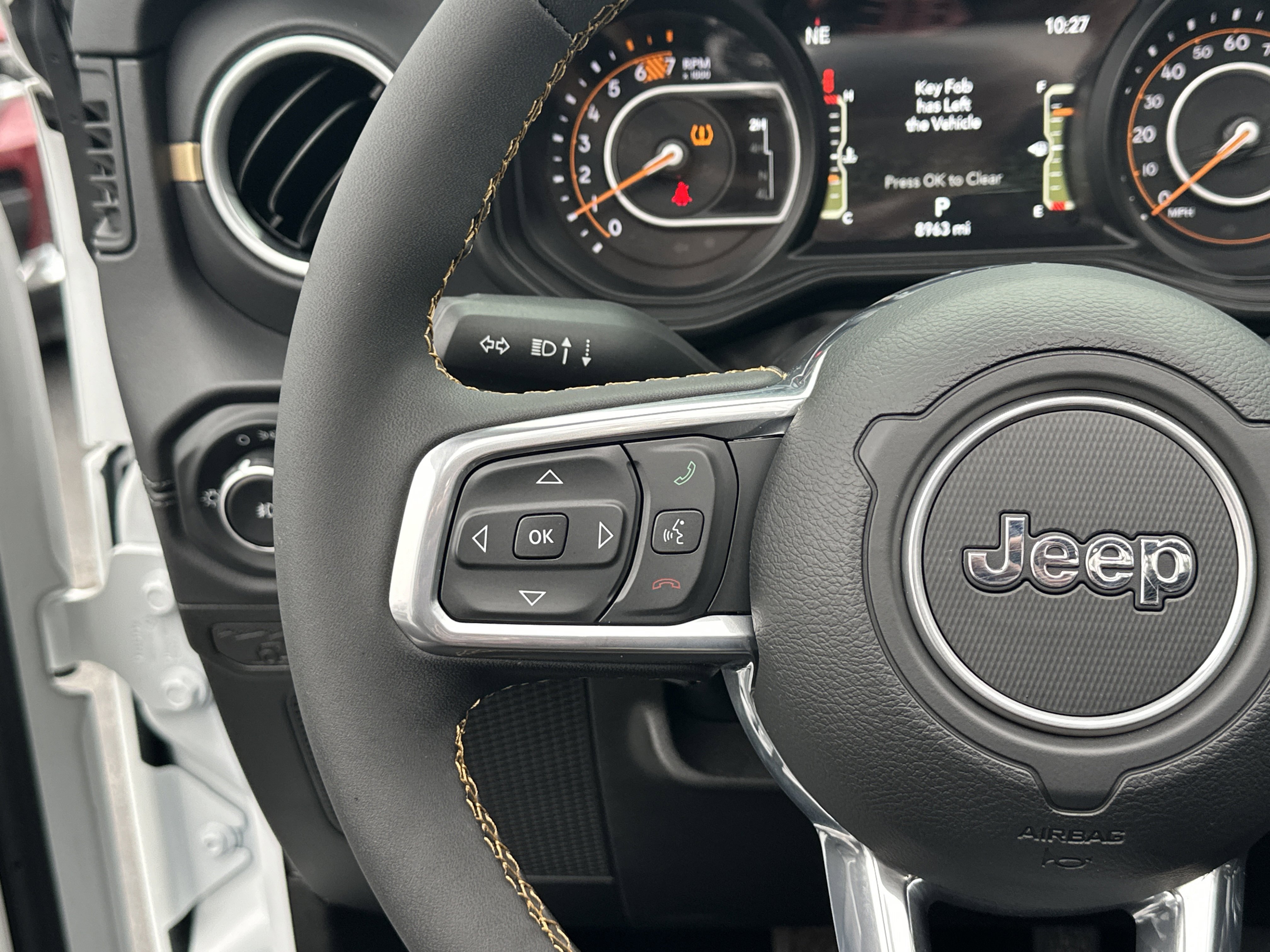 Used 2025 Jeep Wrangler Sahara w/ Safety Group image 27