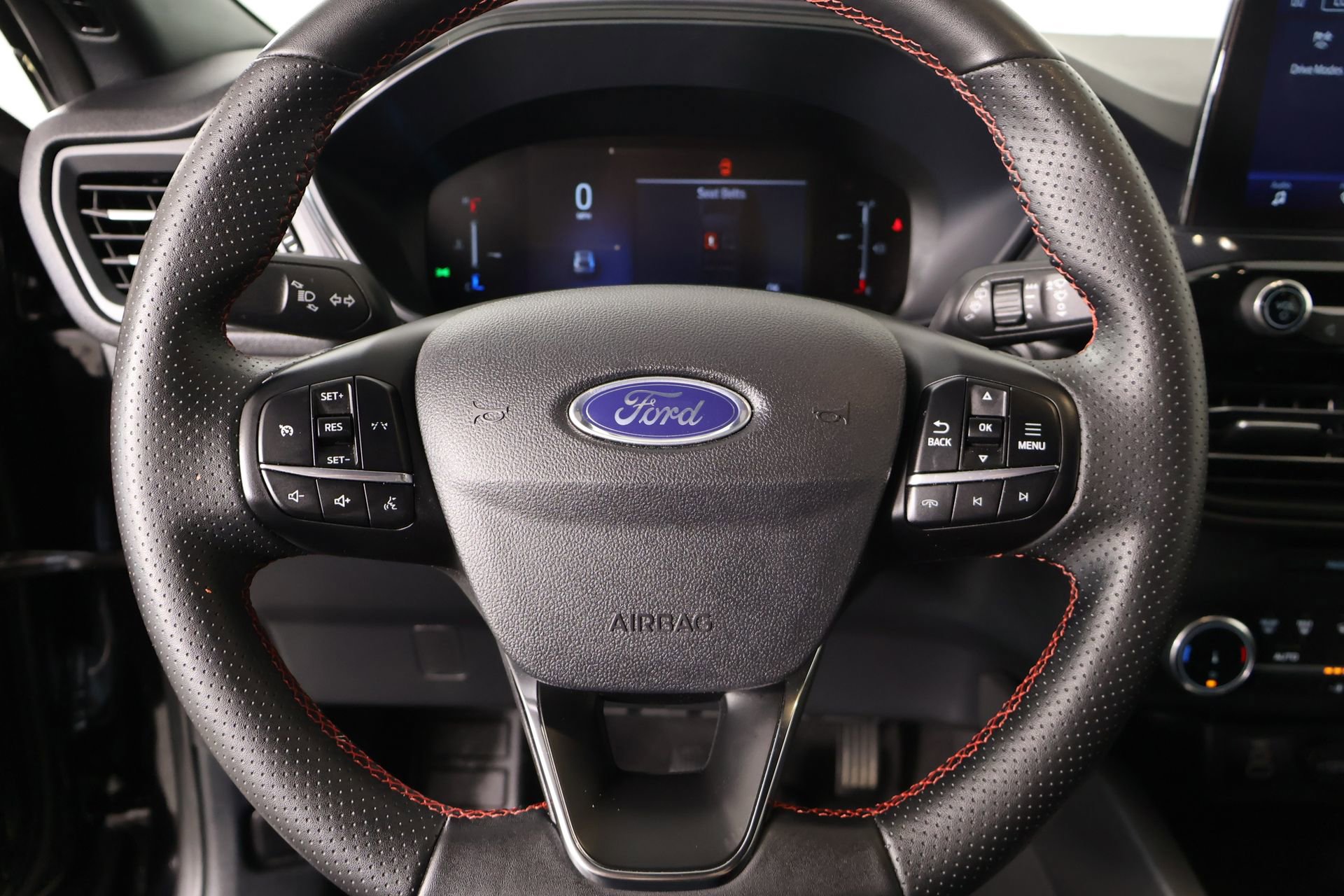 Used 2025 Ford Escape ST-Line image 3