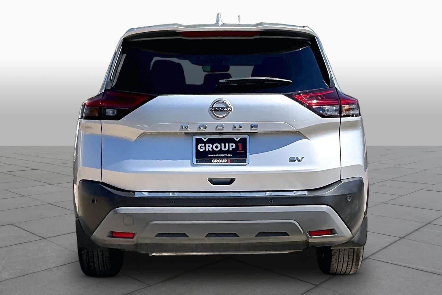 Used 2023 Nissan Rogue SV FWD image 5