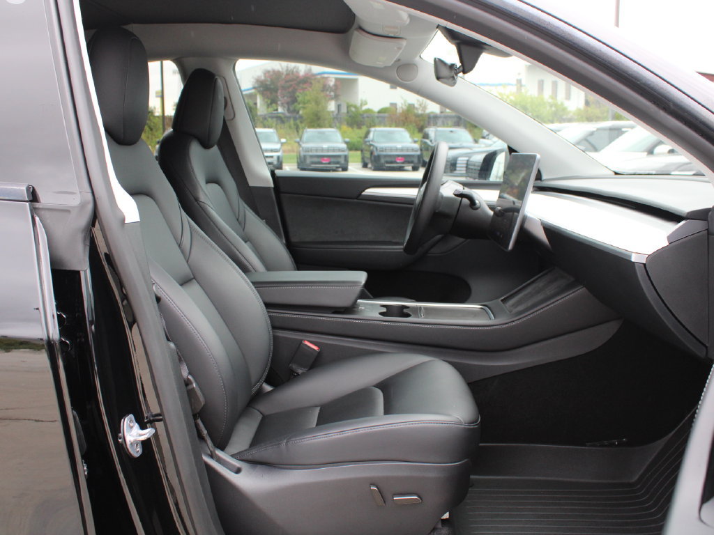 Used 2024 Tesla Model Y Performance AWD/4WD image 18