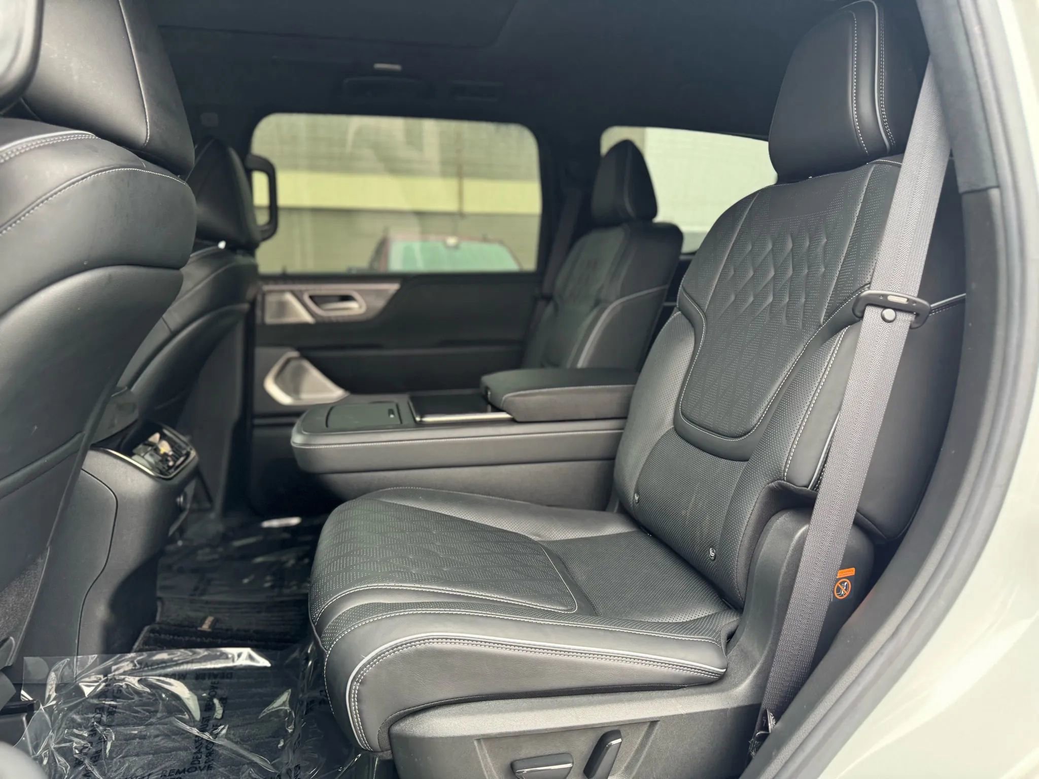 Used 2025 INFINITI QX80 Autograph image 17