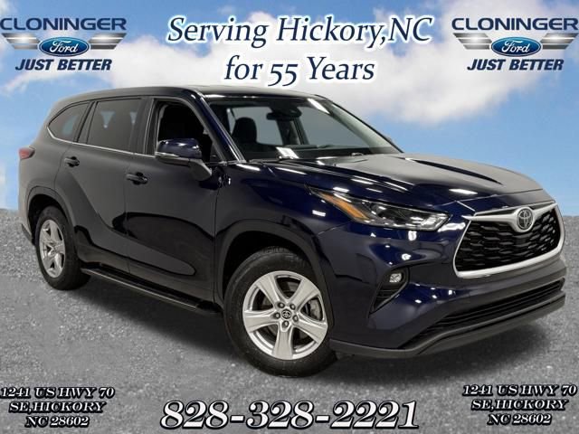 Used 2023 Toyota Highlander LE