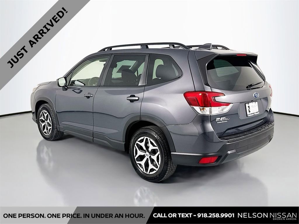 Used 2023 Subaru Forester Premium image 7