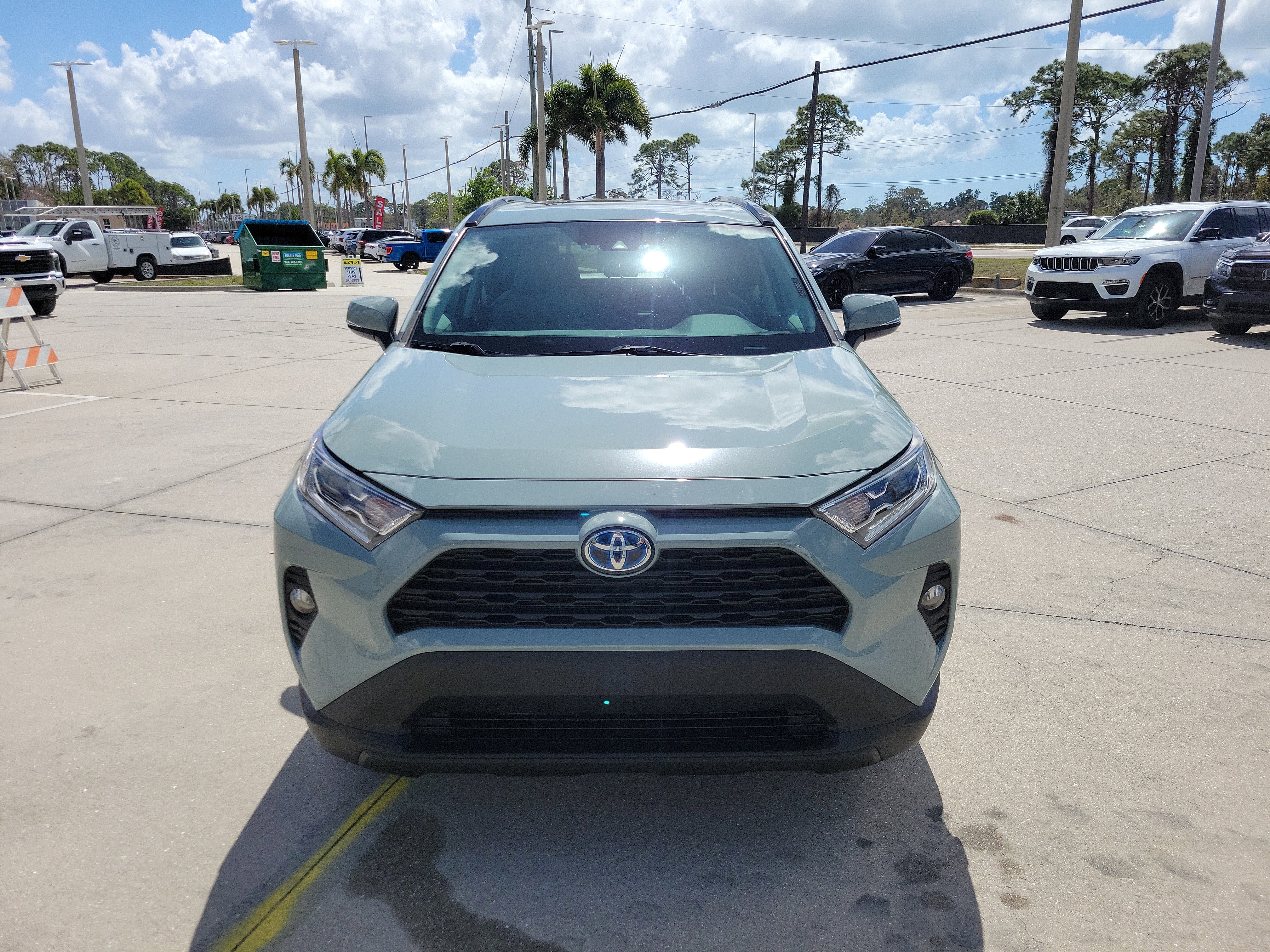 Used 2021 Toyota RAV4 XLE Premium image 2