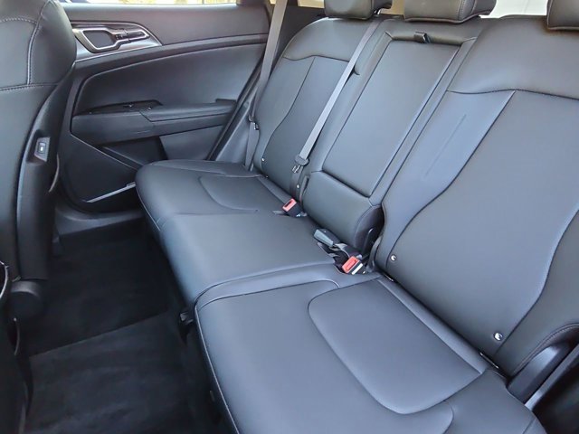 Used 2024 Kia Sportage EX image 17