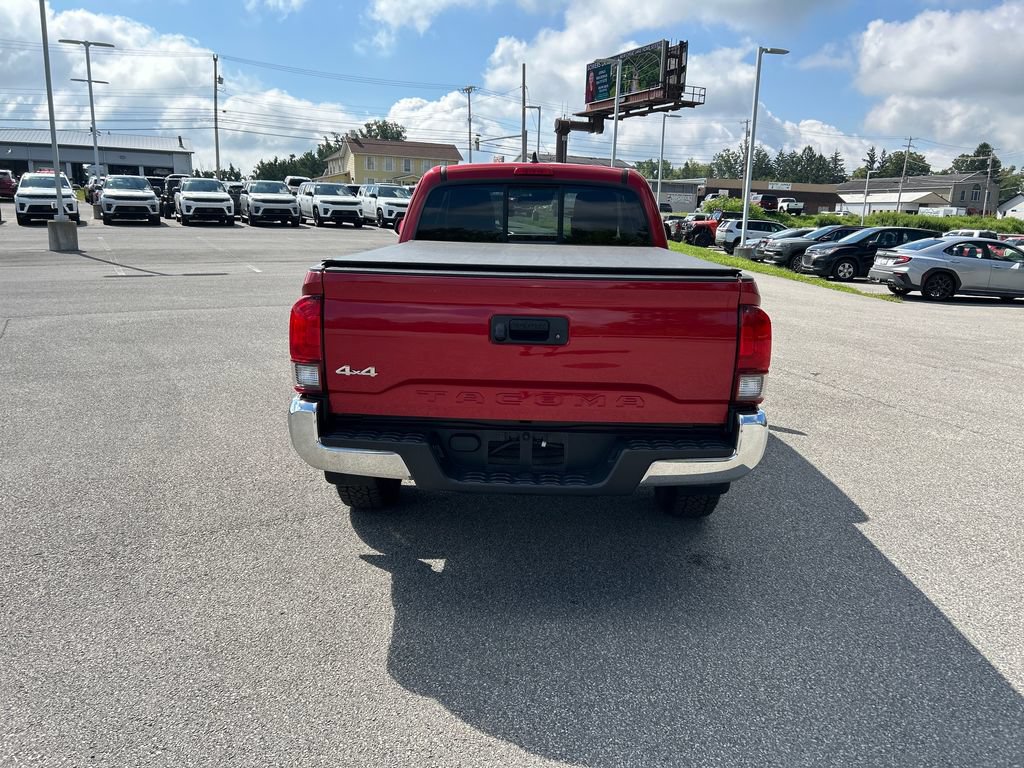 Used 2022 Toyota Tacoma SR5 w/ SR5 Appearance Package (SM) AWD/4WD image 4