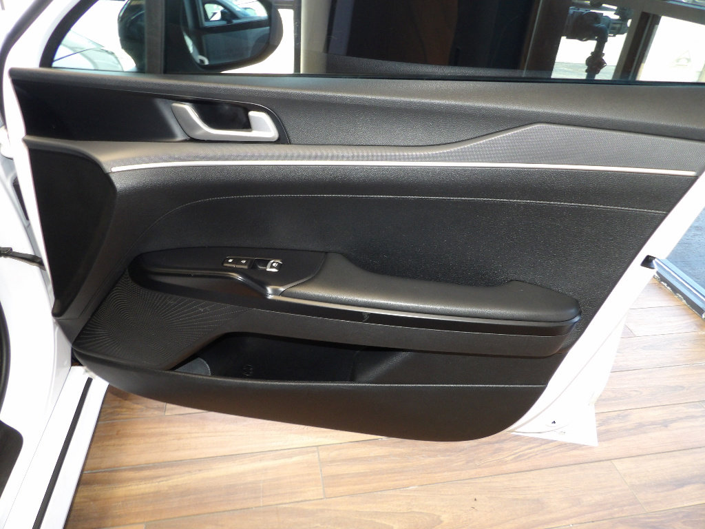 Used 2022 Kia K5 GT-Line AWD/4WD image 12