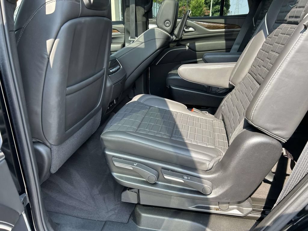 Used 2024 Cadillac Escalade Sport Platinum w/ LPO, ONYX Package AWD/4WD image 14