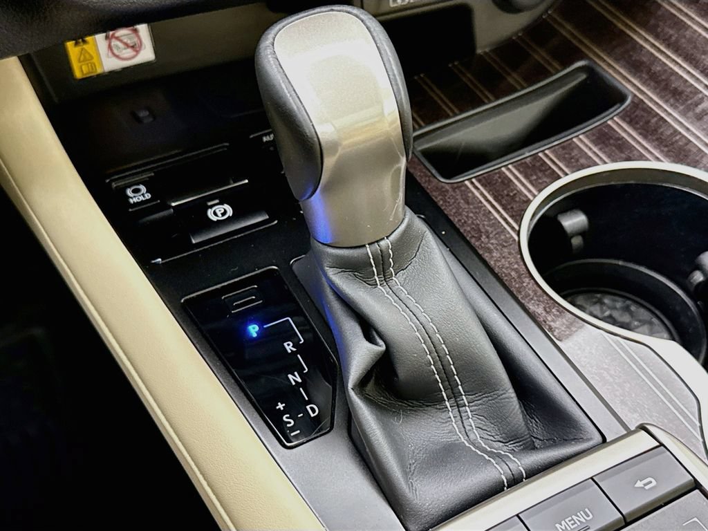 Used 2022 Lexus RX 450h AWD w/ Luxury Package image 20