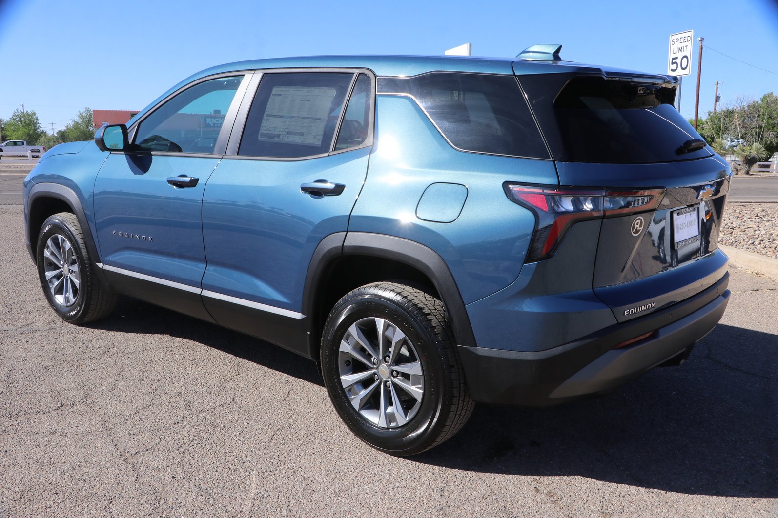 Used 2025 Chevrolet Colorado W/T w/ Advanced Trailering Package RWD image 5