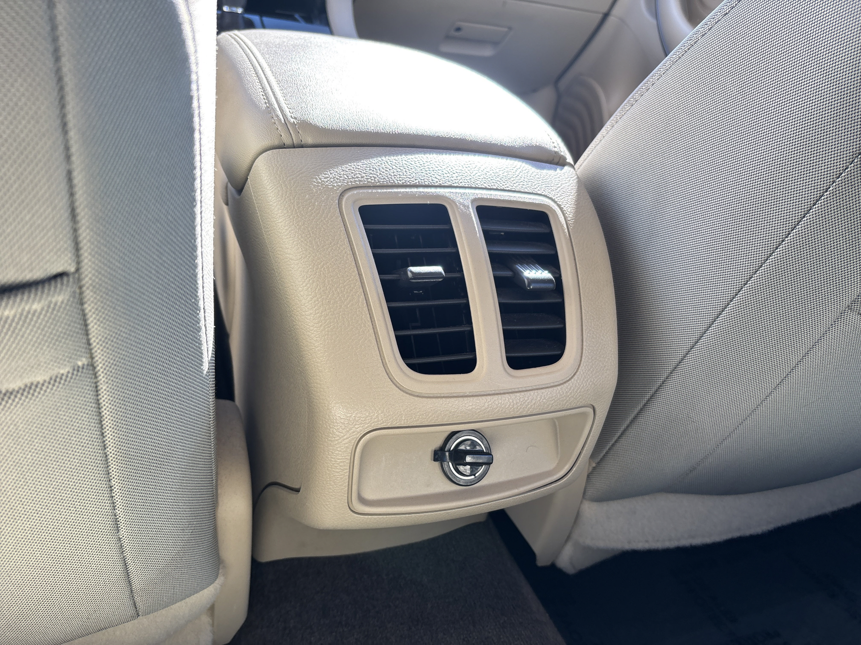 Used 2013 Ford Taurus SEL FWD image 22