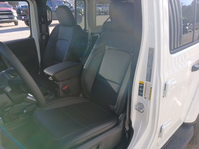 New 2026 Jeep Wrangler Sahara image 33