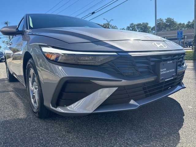 Certified 2025 Hyundai Elantra SE image 5