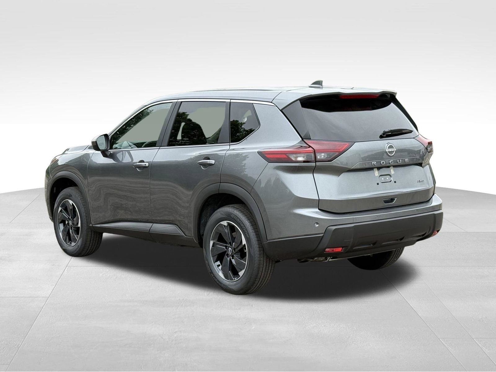 Certified 2026 Nissan Rogue SV AWD/4WD image 3