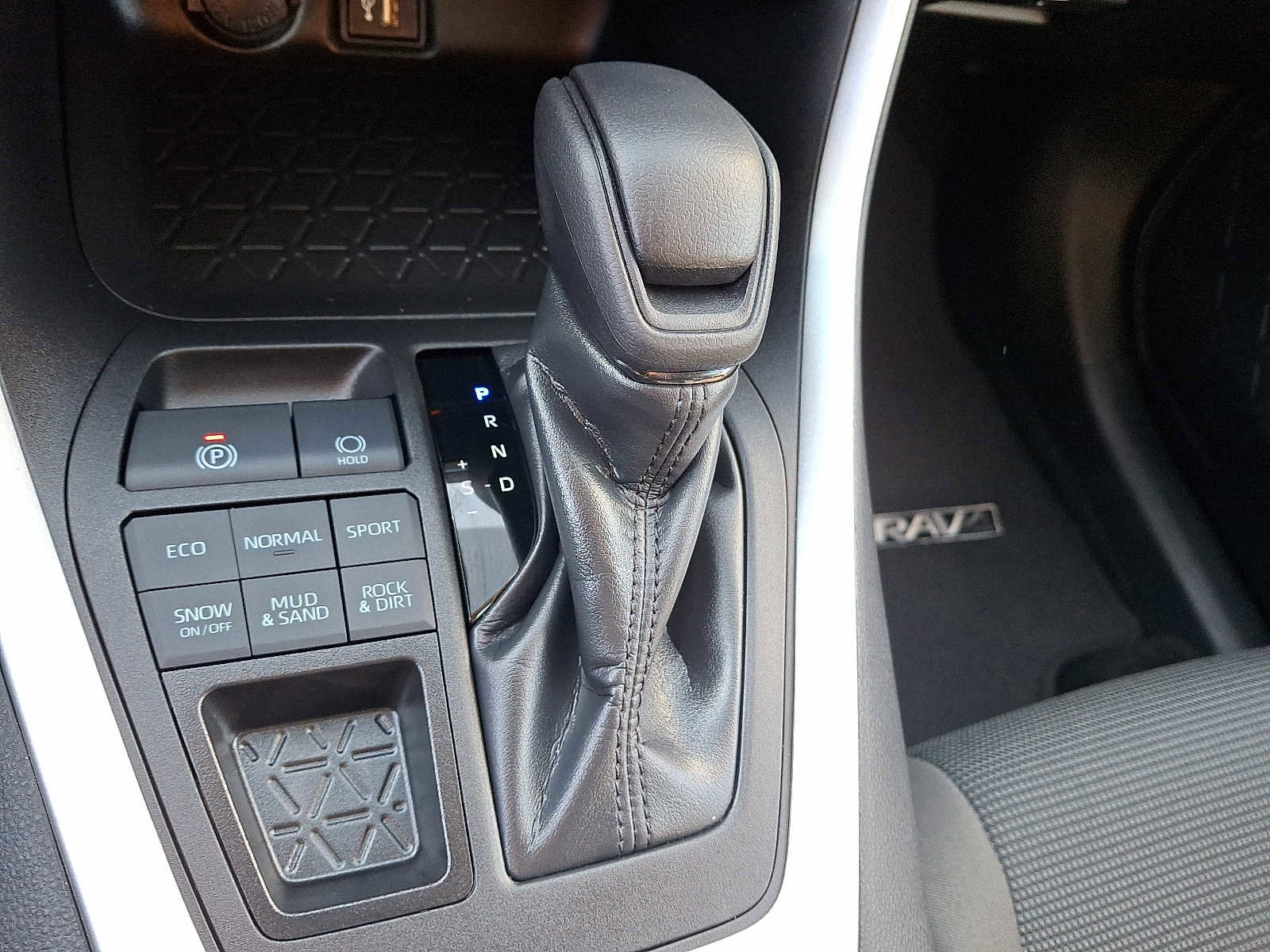 Certified 2023 Toyota RAV4 LE image 17