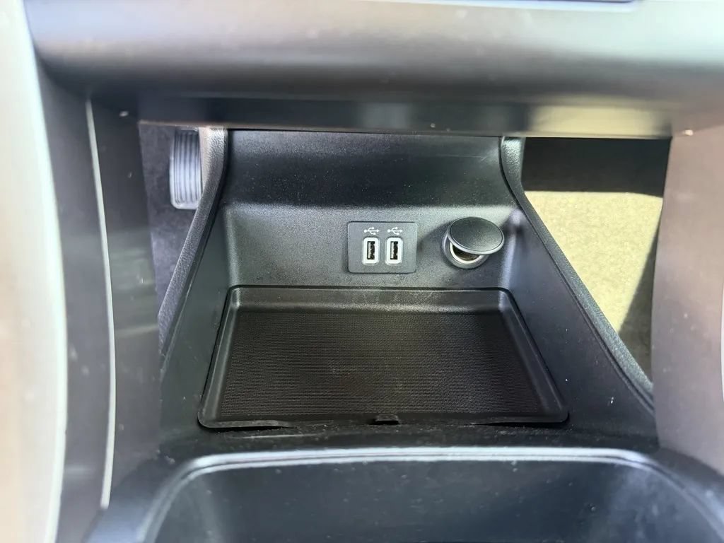 Used 2020 Ford Fusion SE FWD image 18