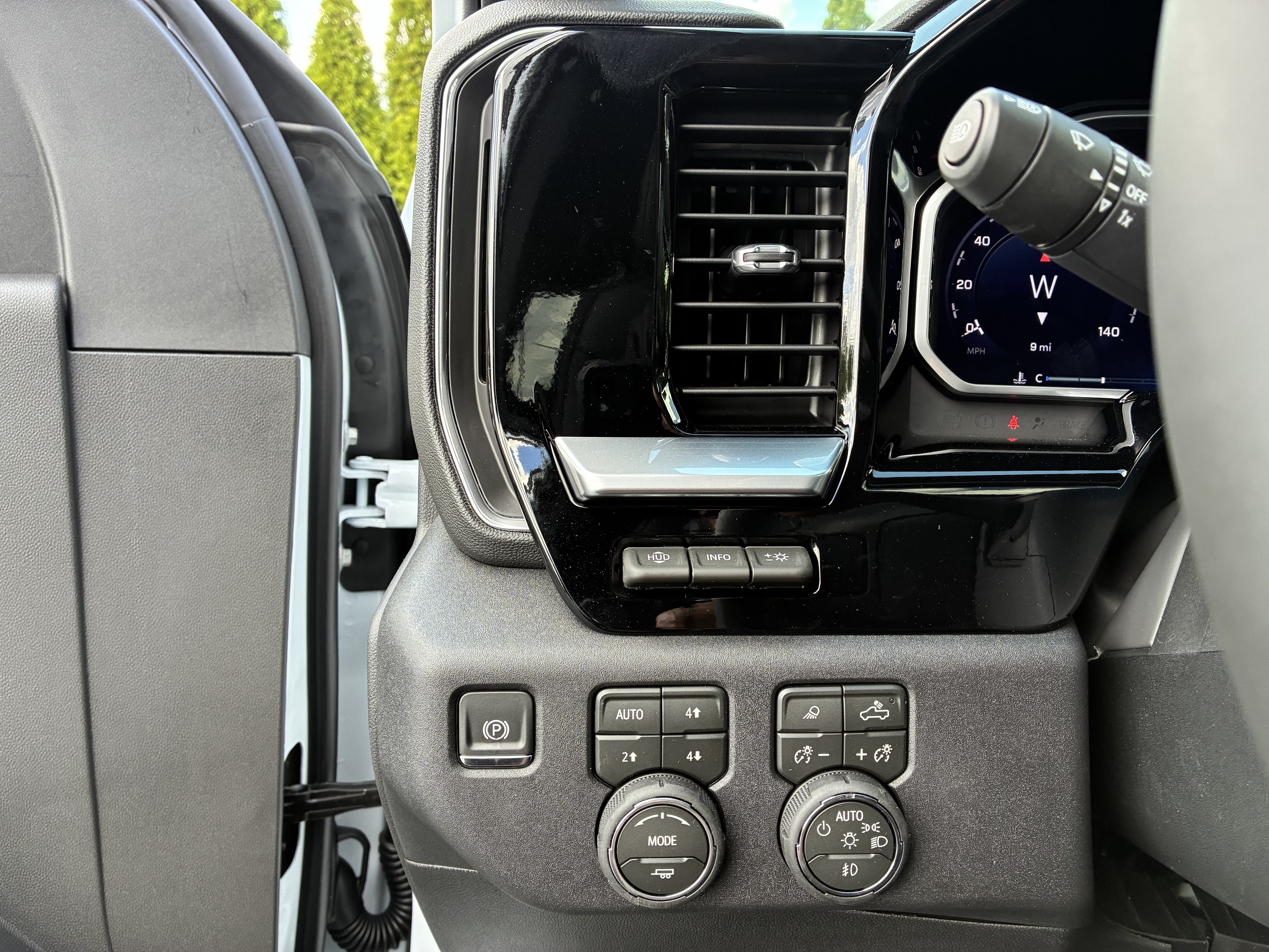 New 2026 Chevrolet Silverado 3500 High Country w/ High Country Premium Package AWD/4WD image 29