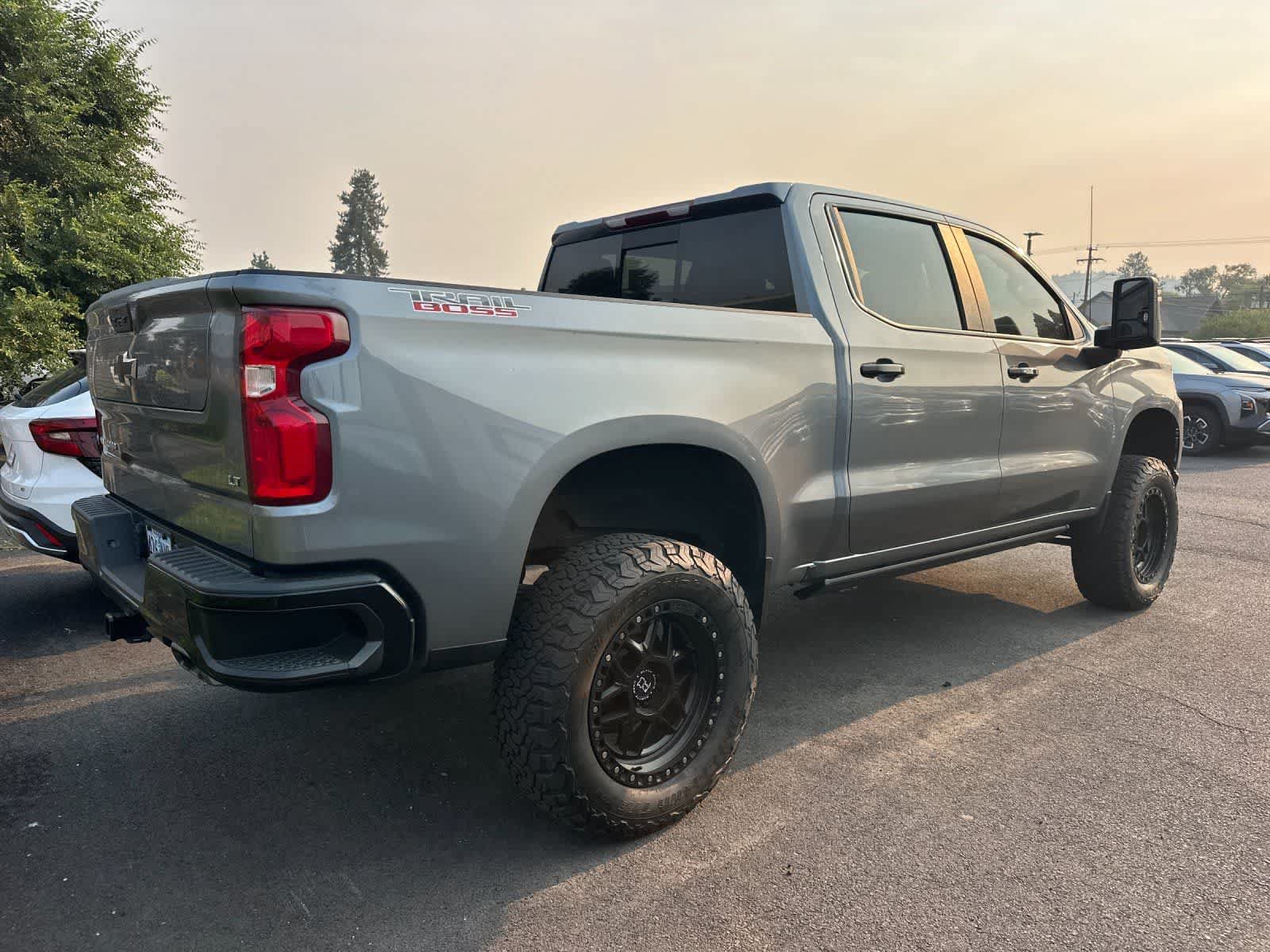 Used 2022 Chevrolet Silverado 1500 LT Trail Boss w/ Convenience Package II AWD/4WD image 4