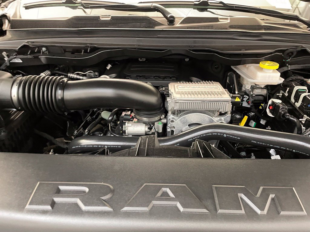 New 2026 RAM 1500 Express AWD/4WD image 18