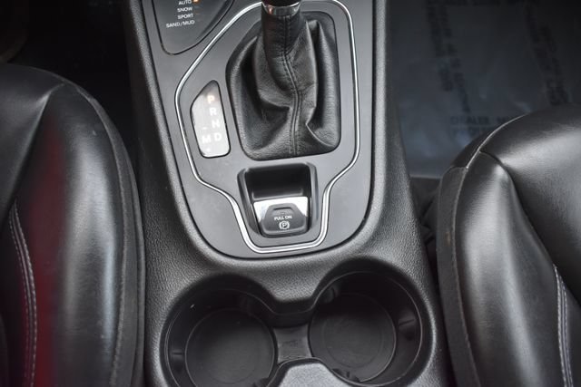 Used 2021 Jeep Cherokee Latitude Plus AWD/4WD image 33