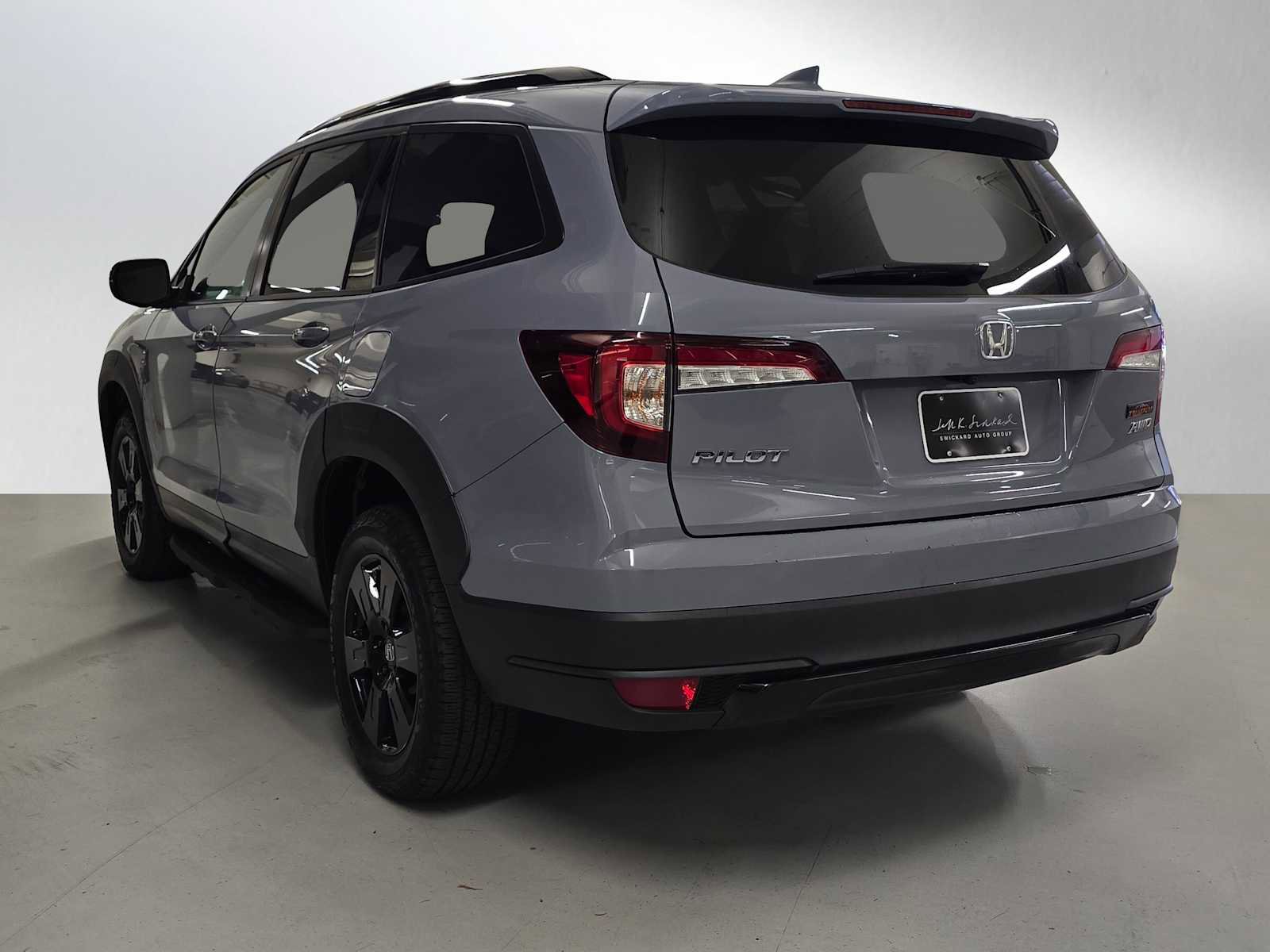 Used 2022 Honda Pilot TrailSport image 3