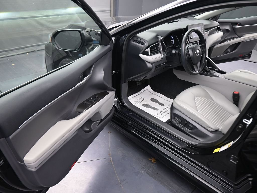 Used 2024 Toyota Camry SE w/ Cold Weather Package image 38
