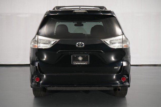 Used 2020 Toyota Sienna SE FWD image 21
