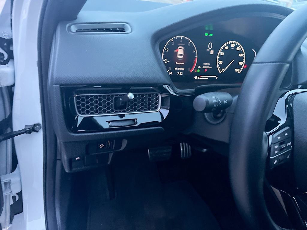 Used 2025 Honda Civic Sport image 10