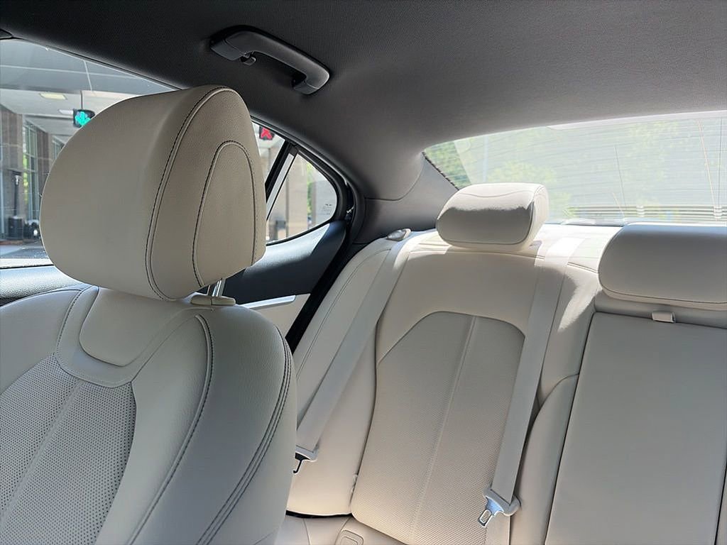 Used 2026 Genesis G70 2.5T RWD image 6