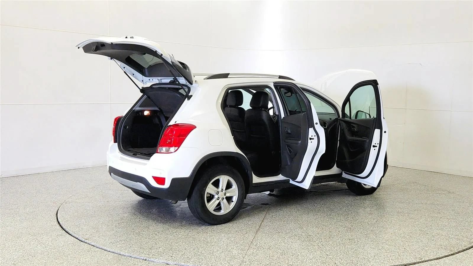 Used 2022 Chevrolet Trax LT w/ Driver Confidence Package AWD/4WD image 12