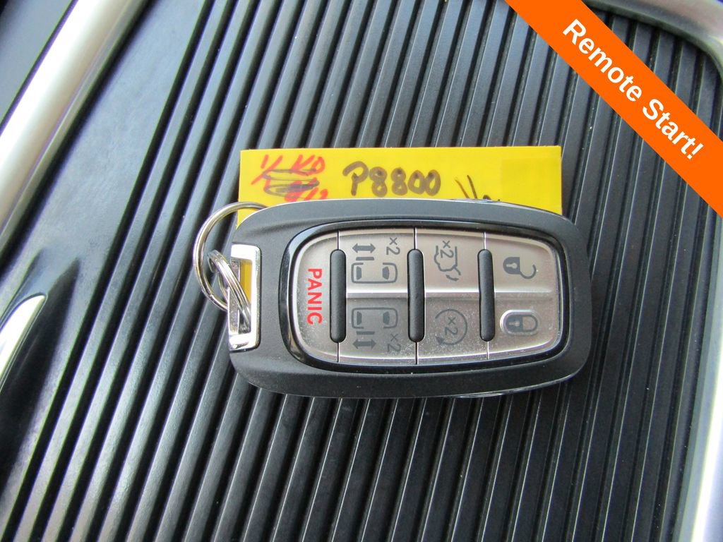 Used 2021 Chrysler Pacifica Touring-L FWD image 21