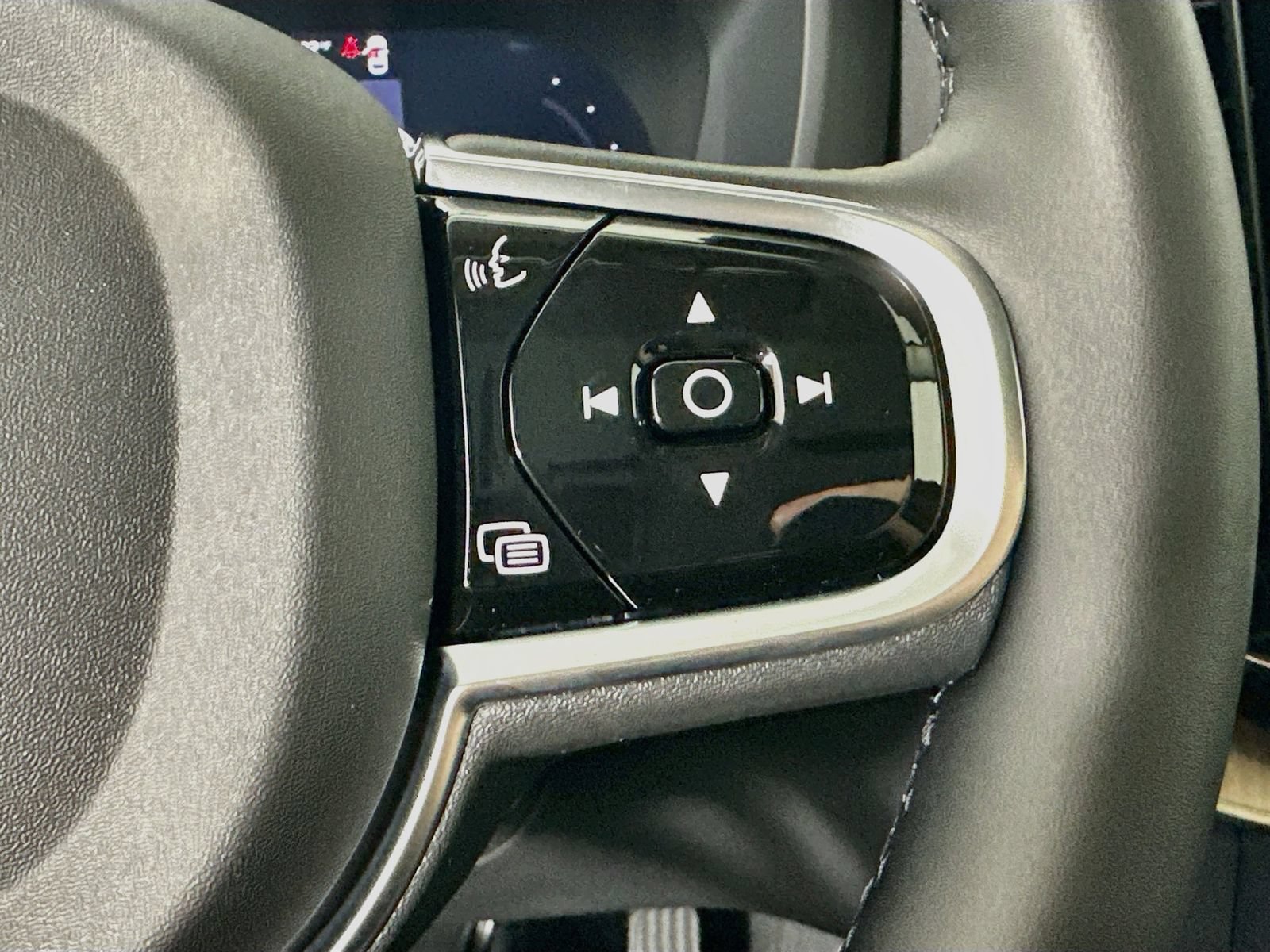 New 2026 Volvo XC60 T8 Plus w/ Protection Package Premier AWD/4WD image 19