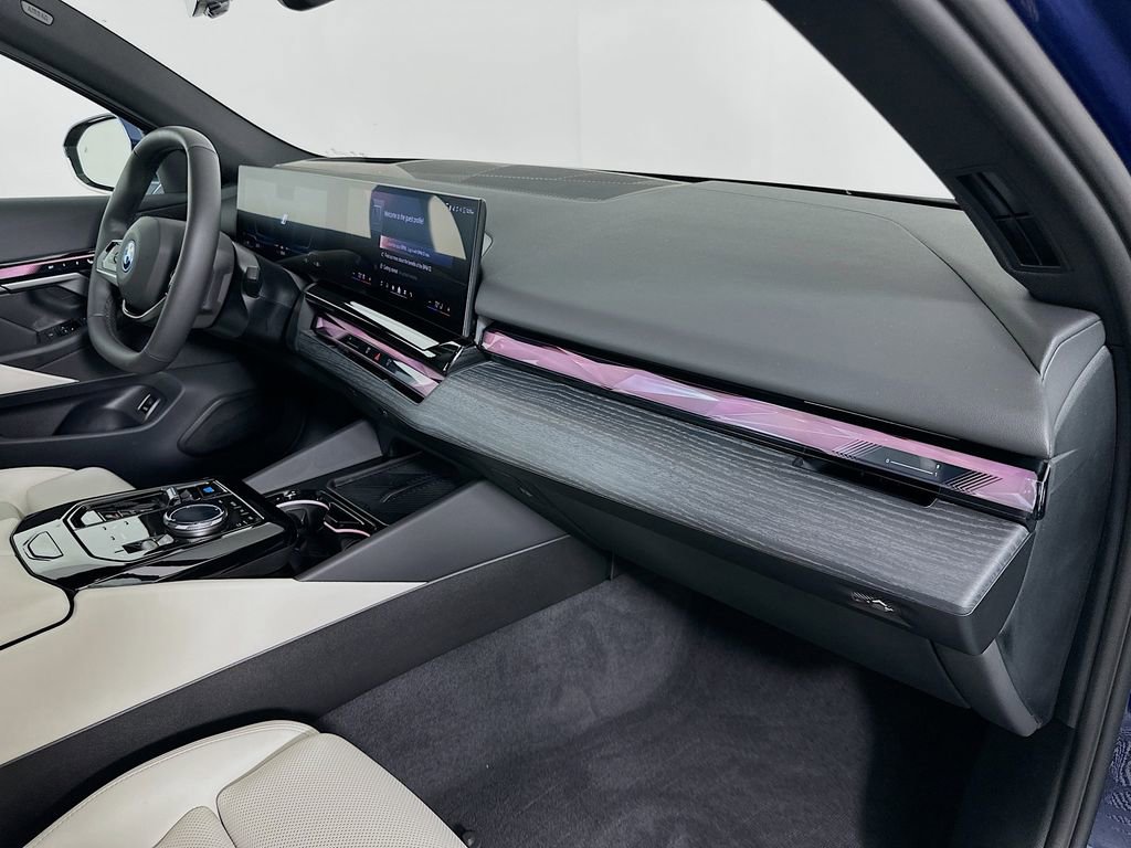Used 2026 BMW i5 eDrive40 image 30